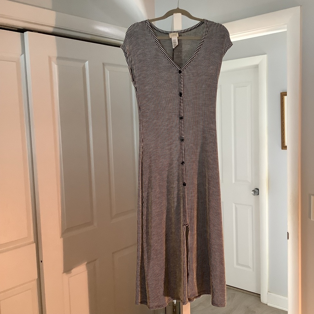 MIDI dress size medium. Rayon blend. Maxi